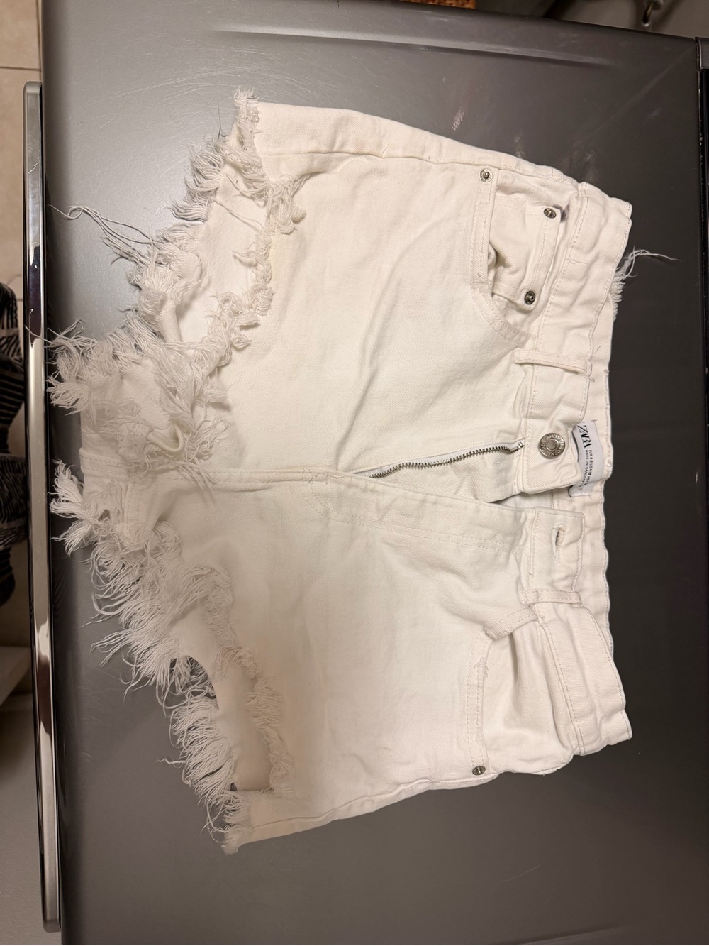 Zara White Frayed Hem Denim Shorts